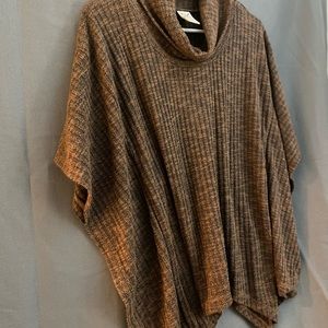 Drappy Sleeveless Poncho Sweater